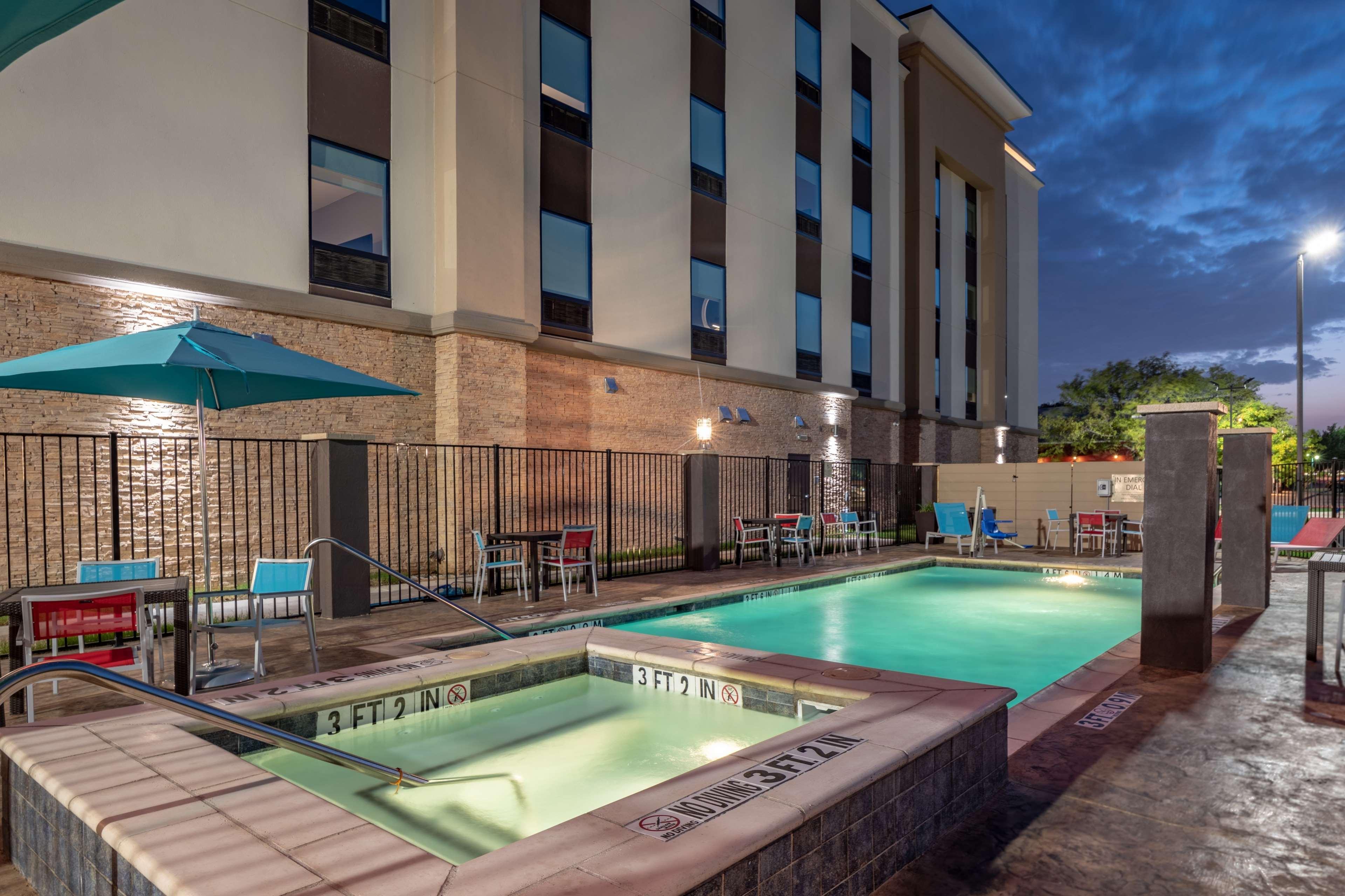 Hampton Inn & Suites Dallas/Plano Central Экстерьер фото