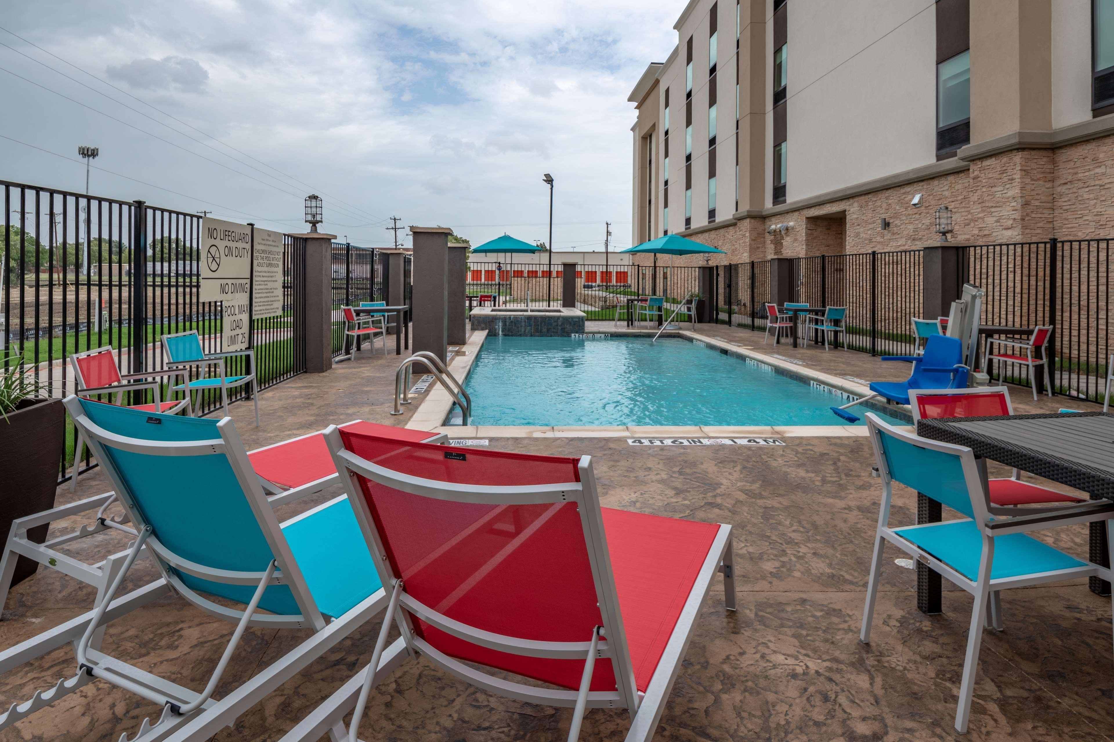 Hampton Inn & Suites Dallas/Plano Central Экстерьер фото