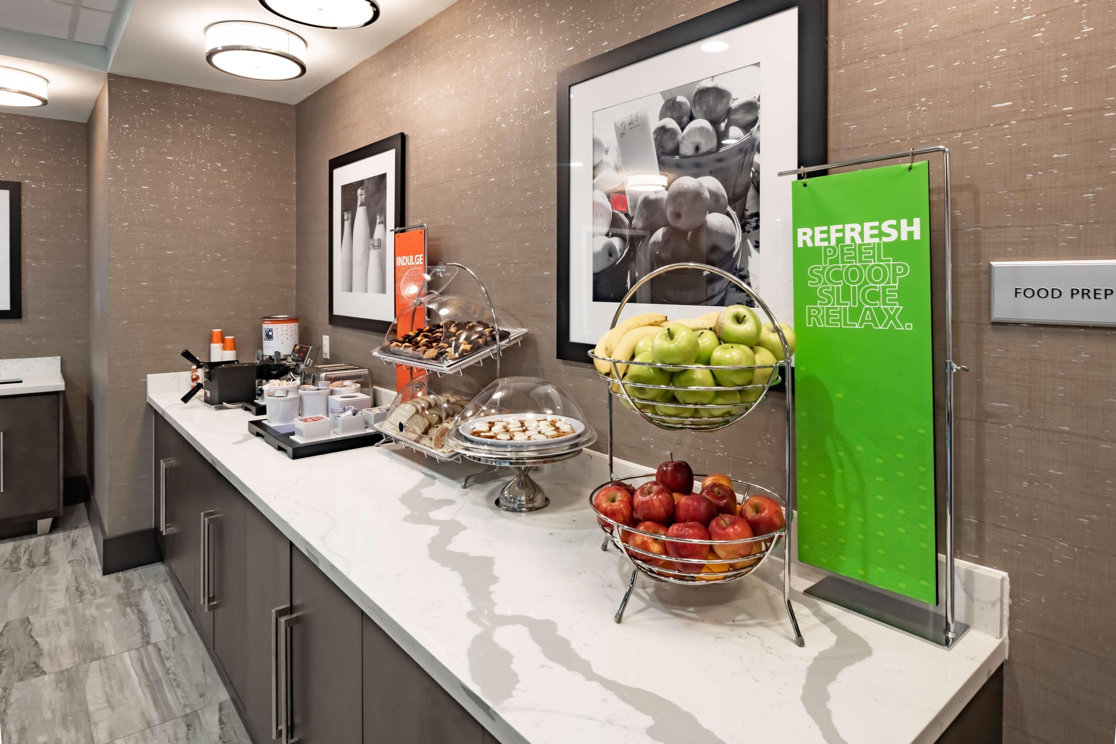 Hampton Inn & Suites Dallas/Plano Central Экстерьер фото