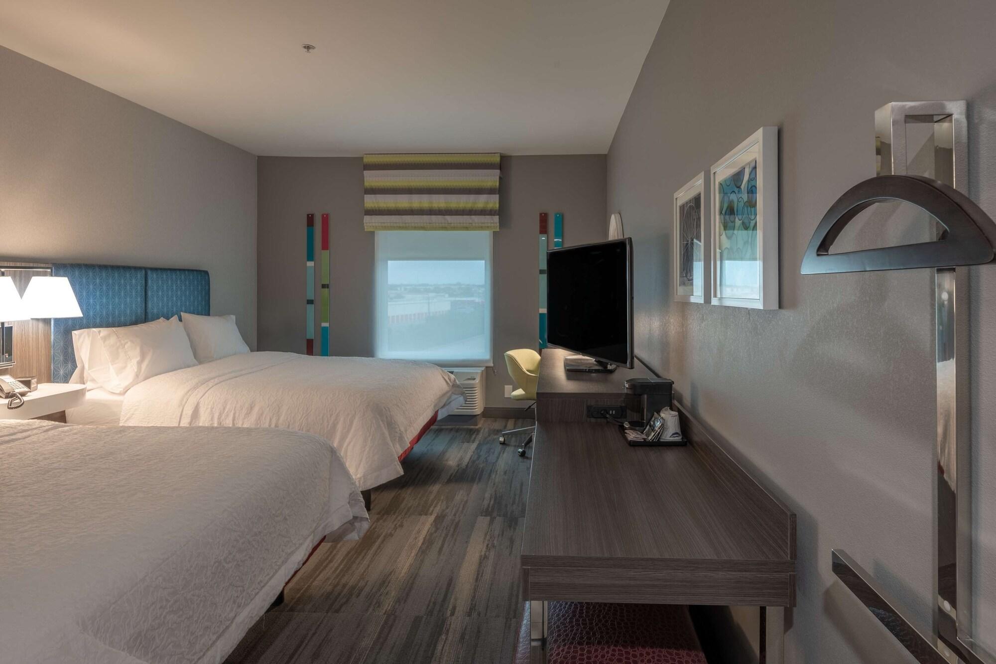 Hampton Inn & Suites Dallas/Plano Central Экстерьер фото