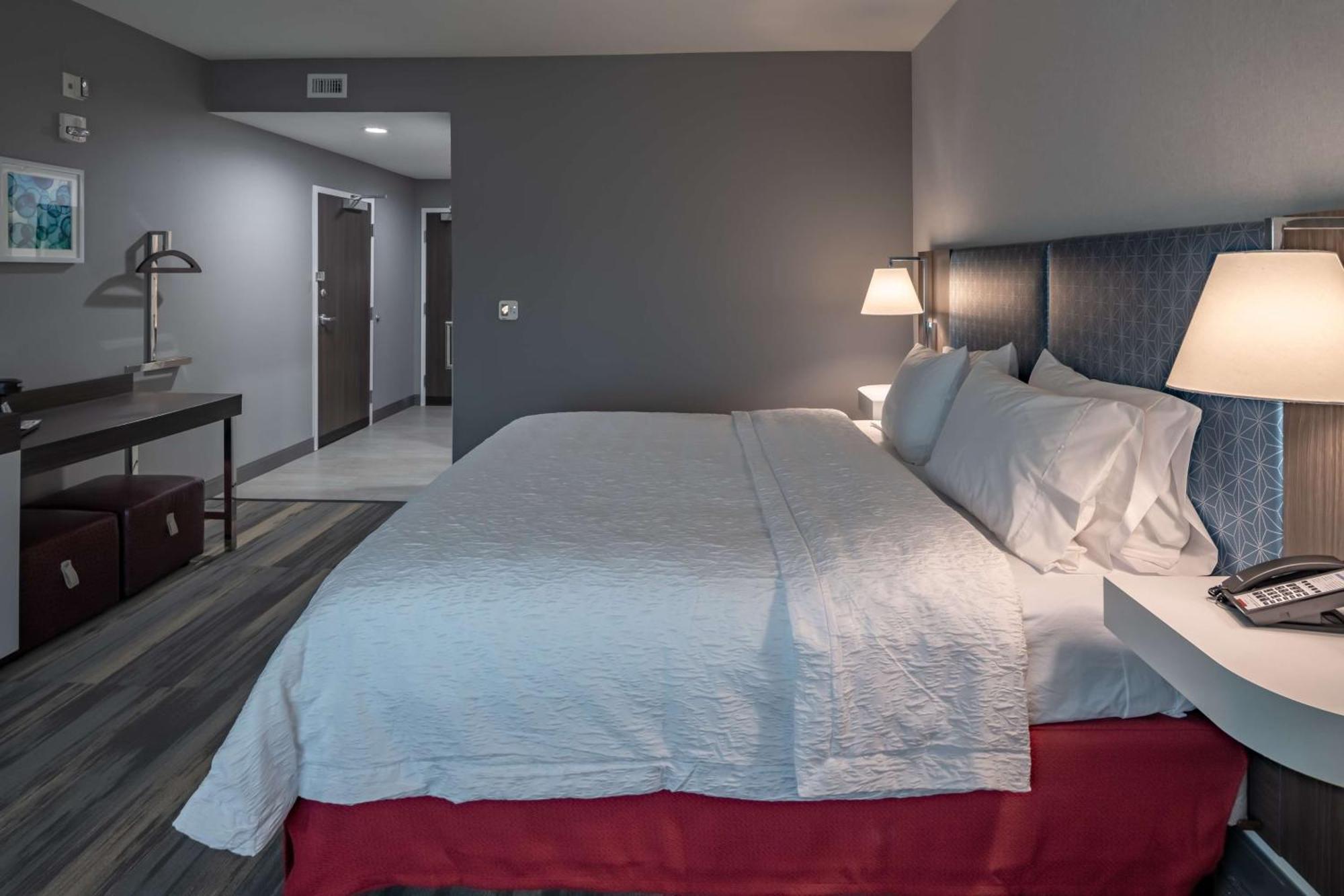 Hampton Inn & Suites Dallas/Plano Central Экстерьер фото